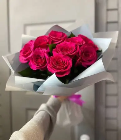 Букет из 9 малиновых роз